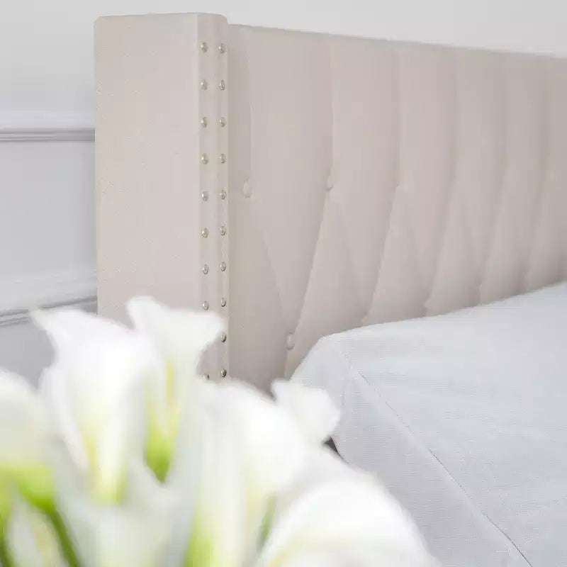 Merrick Lane Upholstered Platform Bed with Button Tufted Headboard