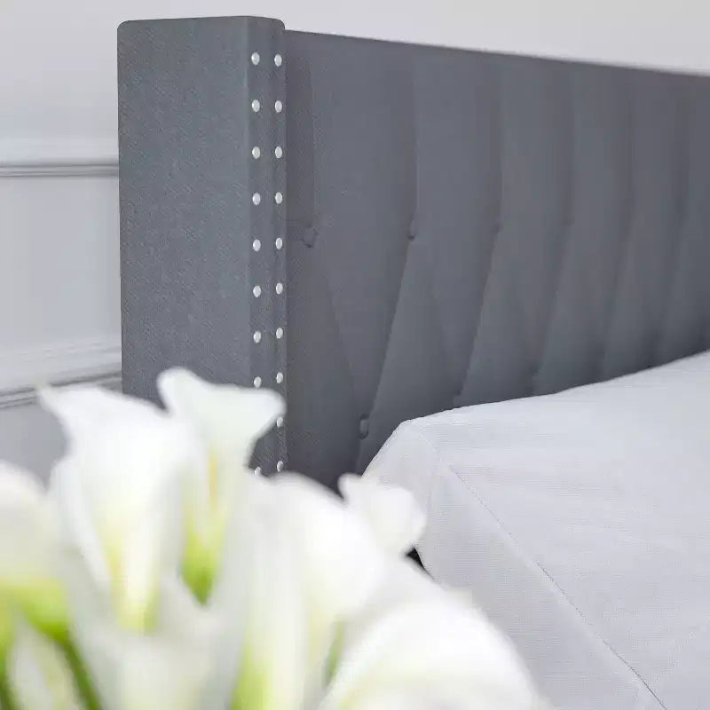 Merrick Lane Upholstered Platform Bed with Button Tufted Headboard